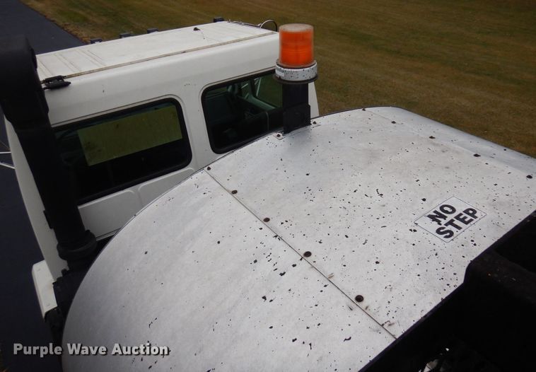 image for item AF9448 2005 Freightliner FC80  oil distributor truck