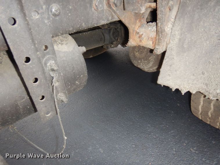 image for item AF9448 2005 Freightliner FC80  oil distributor truck