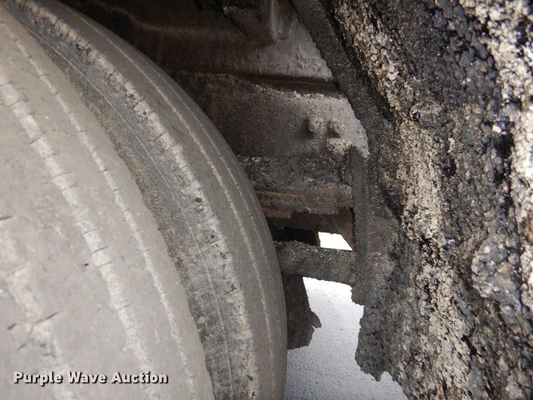 image for item AF9448 2005 Freightliner FC80  oil distributor truck