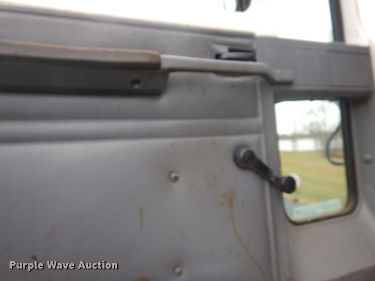 image for item AF9448 2005 Freightliner FC80  oil distributor truck