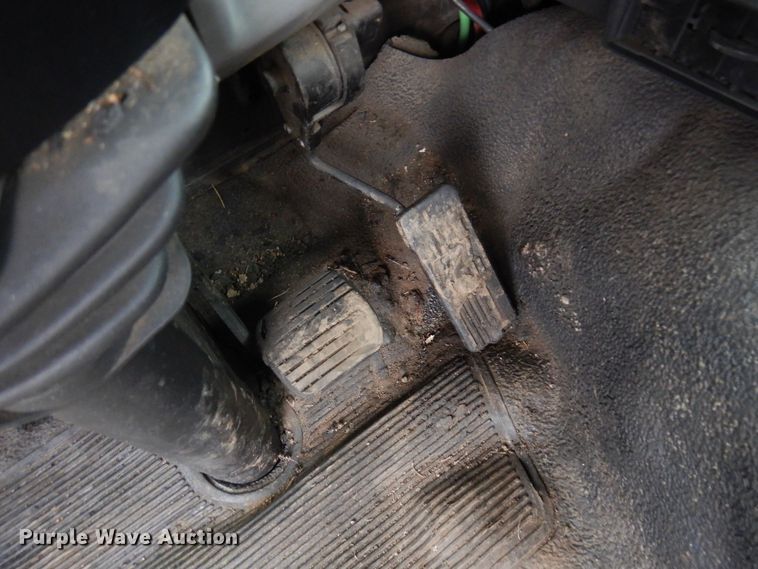 image for item AF9448 2005 Freightliner FC80  oil distributor truck