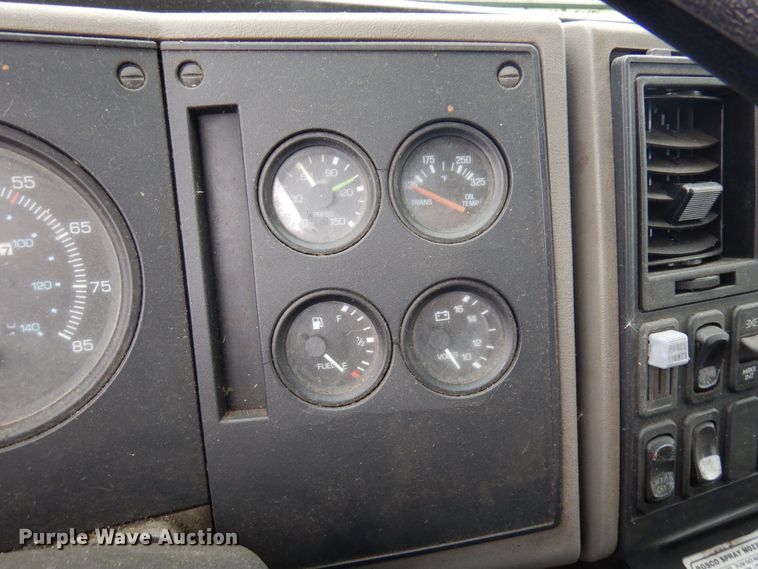 image for item AF9448 2005 Freightliner FC80  oil distributor truck