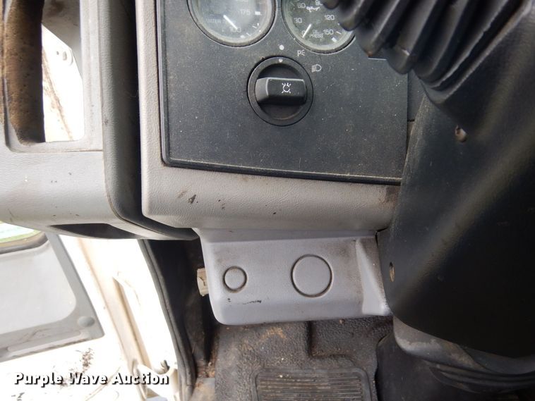 image for item AF9448 2005 Freightliner FC80  oil distributor truck