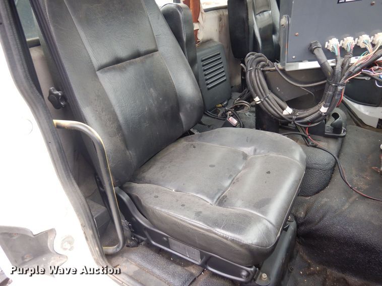 image for item AF9448 2005 Freightliner FC80  oil distributor truck