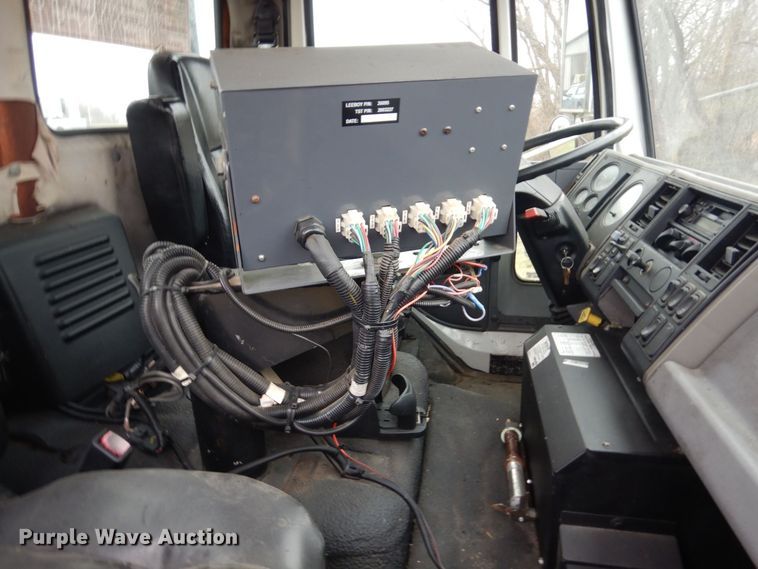 image for item AF9448 2005 Freightliner FC80  oil distributor truck