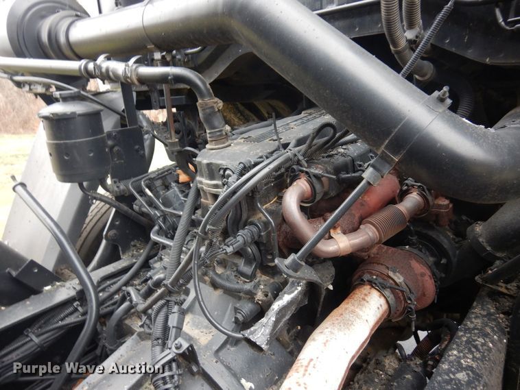 image for item AF9448 2005 Freightliner FC80  oil distributor truck