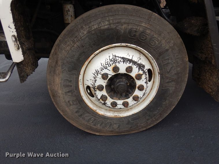 image for item AF9448 2005 Freightliner FC80  oil distributor truck