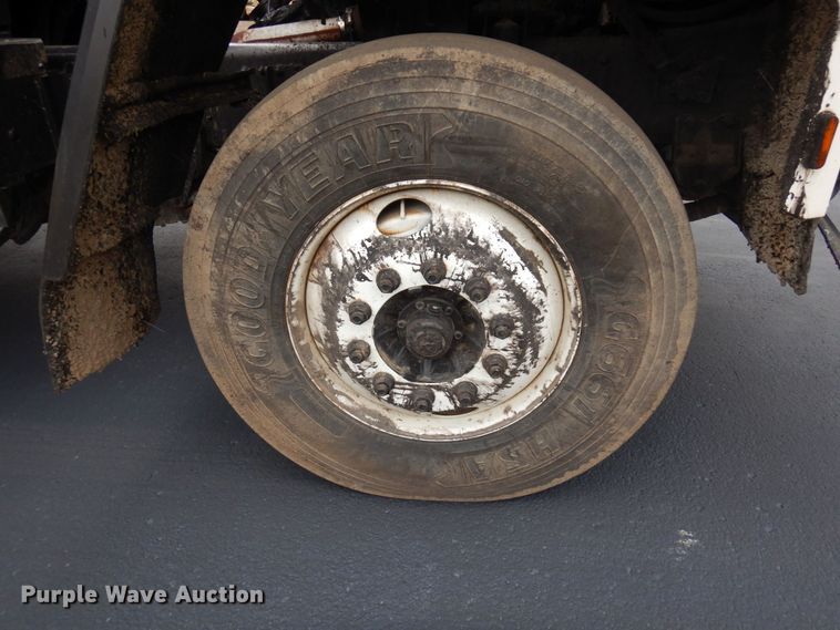 image for item AF9448 2005 Freightliner FC80  oil distributor truck