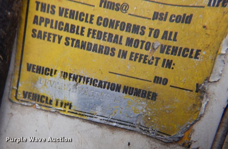 image for item AF9448 2005 Freightliner FC80  oil distributor truck