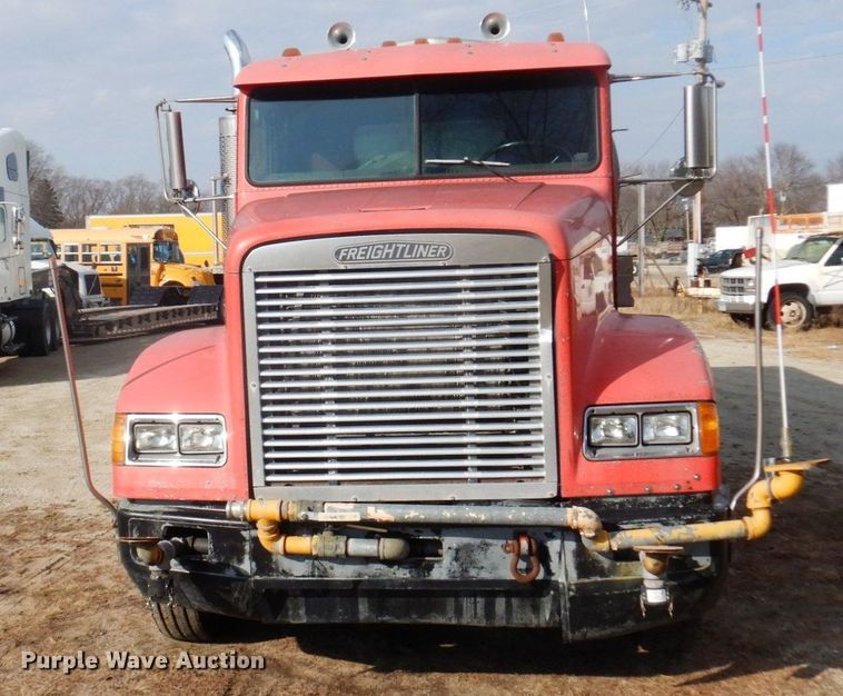 image for item AF9469 1995 Freightliner FLD  water truck