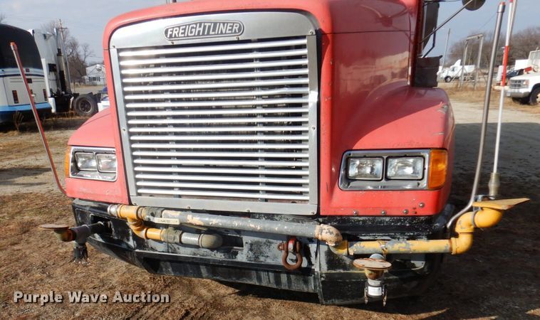 image for item AF9469 1995 Freightliner FLD  water truck