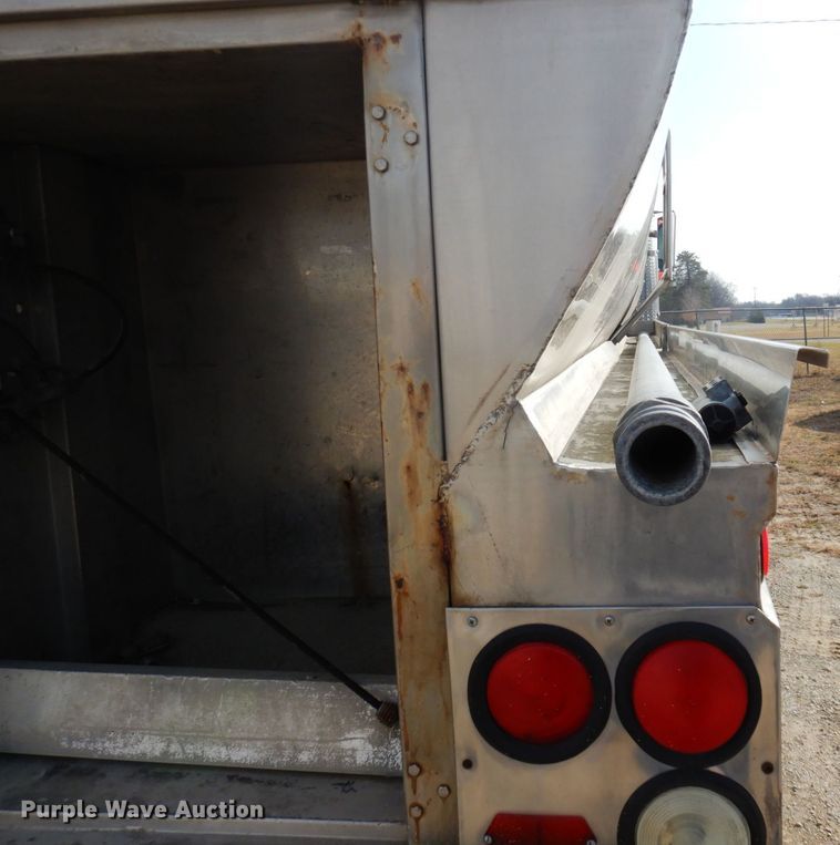 image for item AF9469 1995 Freightliner FLD  water truck