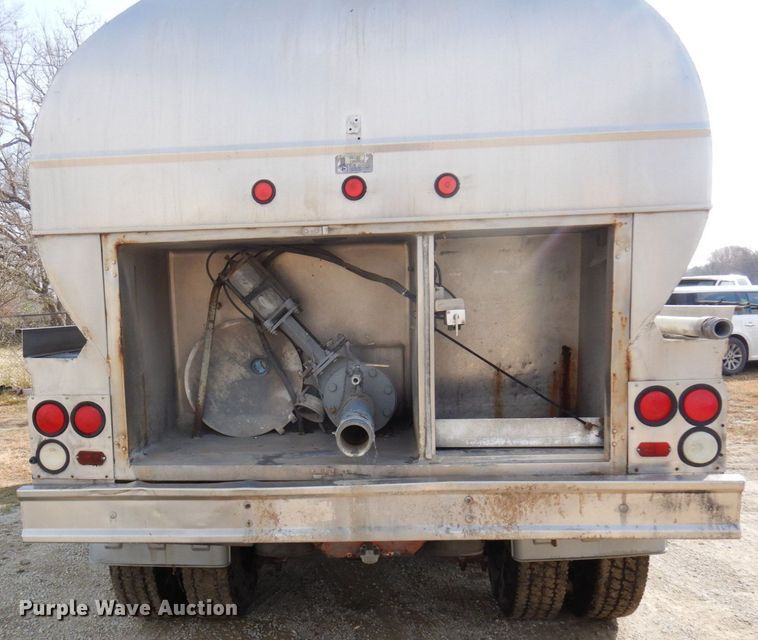 image for item AF9469 1995 Freightliner FLD  water truck