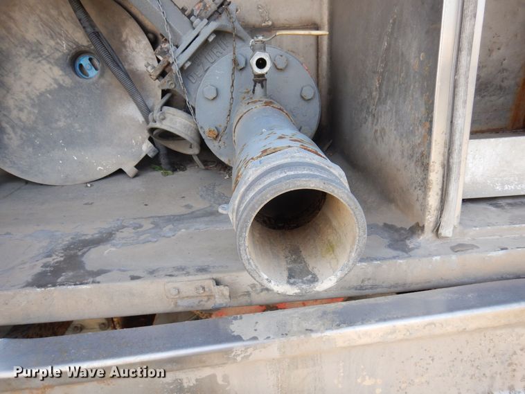 image for item AF9469 1995 Freightliner FLD  water truck