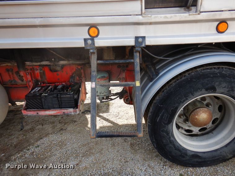 image for item AF9469 1995 Freightliner FLD  water truck