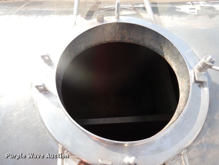 image for item AF9469 1995 Freightliner FLD  water truck