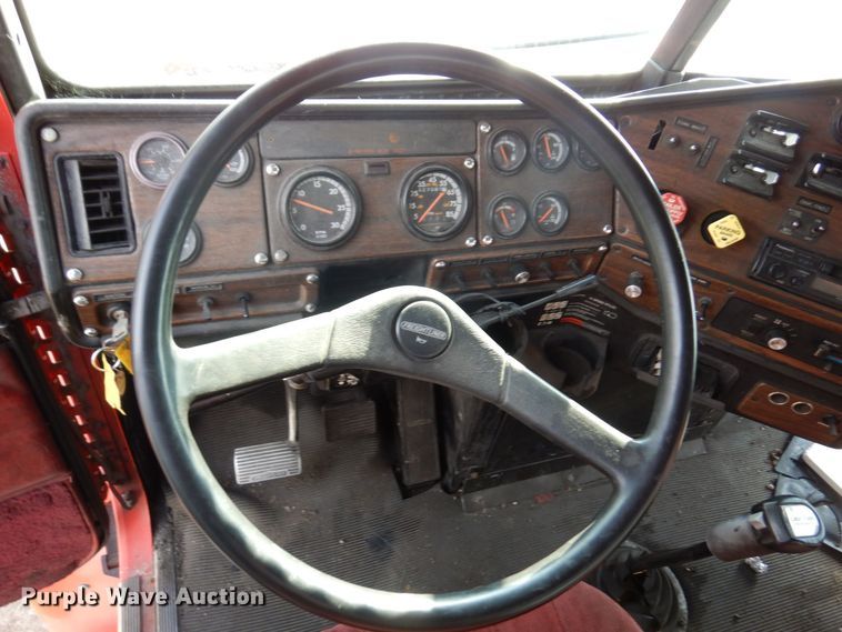 image for item AF9469 1995 Freightliner FLD  water truck