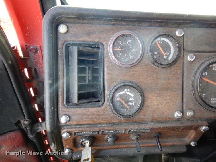 image for item AF9469 1995 Freightliner FLD  water truck