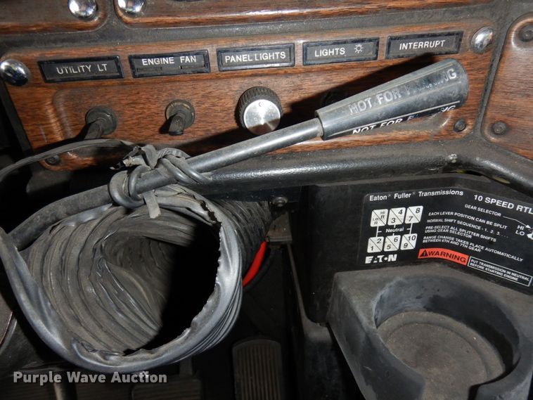 image for item AF9469 1995 Freightliner FLD  water truck