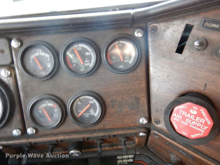 image for item AF9469 1995 Freightliner FLD  water truck