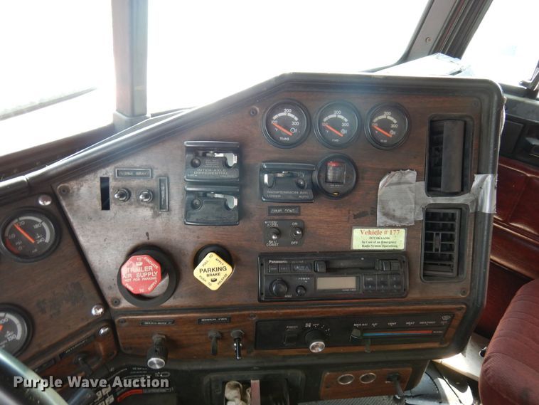 image for item AF9469 1995 Freightliner FLD  water truck