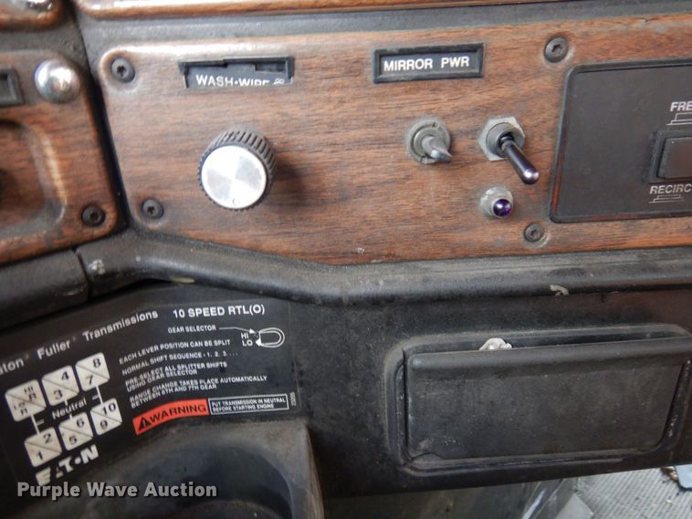 image for item AF9469 1995 Freightliner FLD  water truck