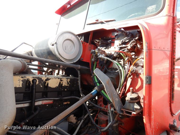 image for item AF9469 1995 Freightliner FLD  water truck