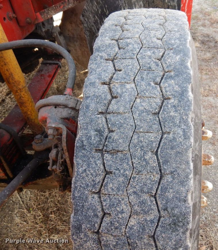 image for item AF9469 1995 Freightliner FLD  water truck