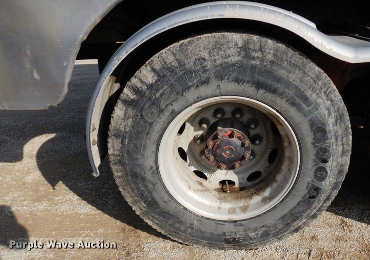 image for item AF9469 1995 Freightliner FLD  water truck