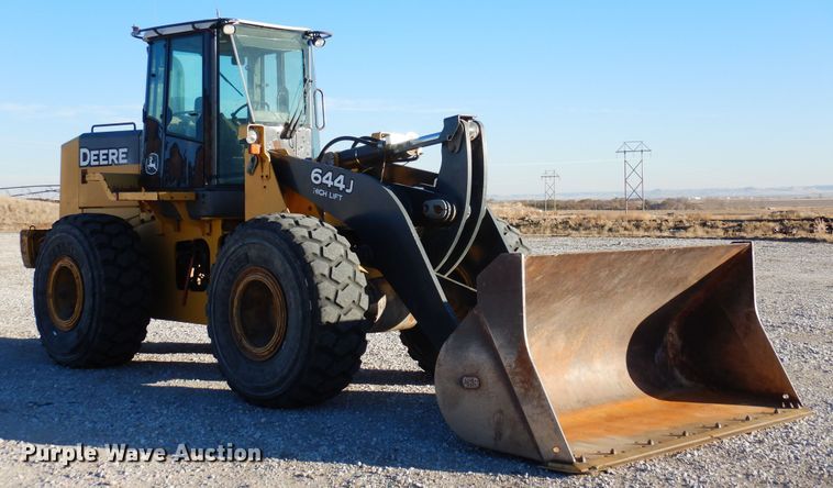 image for item DF8216 2005 John Deere 644J  wheel loader