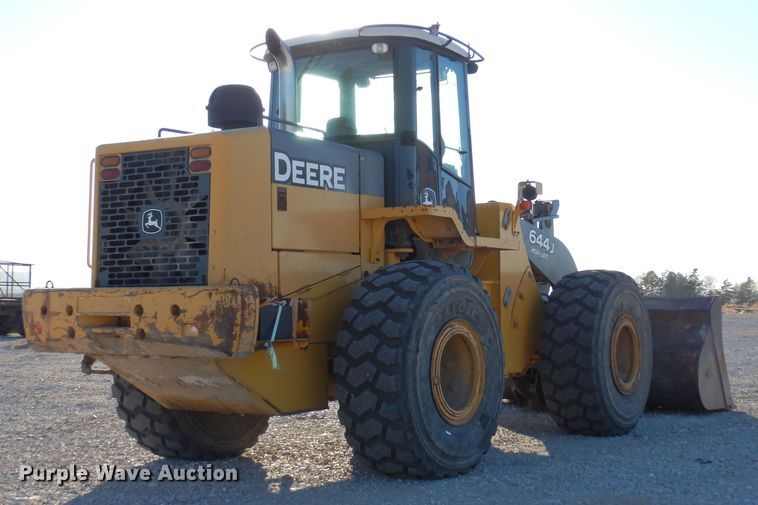image for item DF8216 2005 John Deere 644J  wheel loader