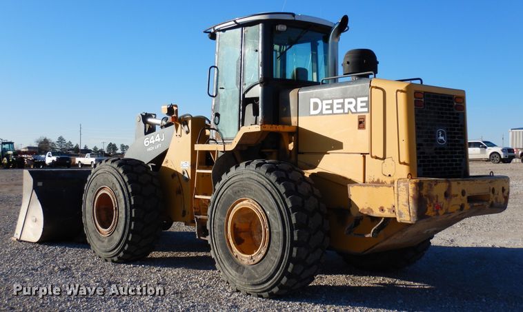 image for item DF8216 2005 John Deere 644J  wheel loader