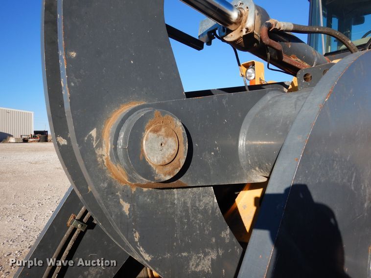 image for item DF8216 2005 John Deere 644J  wheel loader