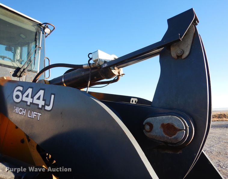 image for item DF8216 2005 John Deere 644J  wheel loader