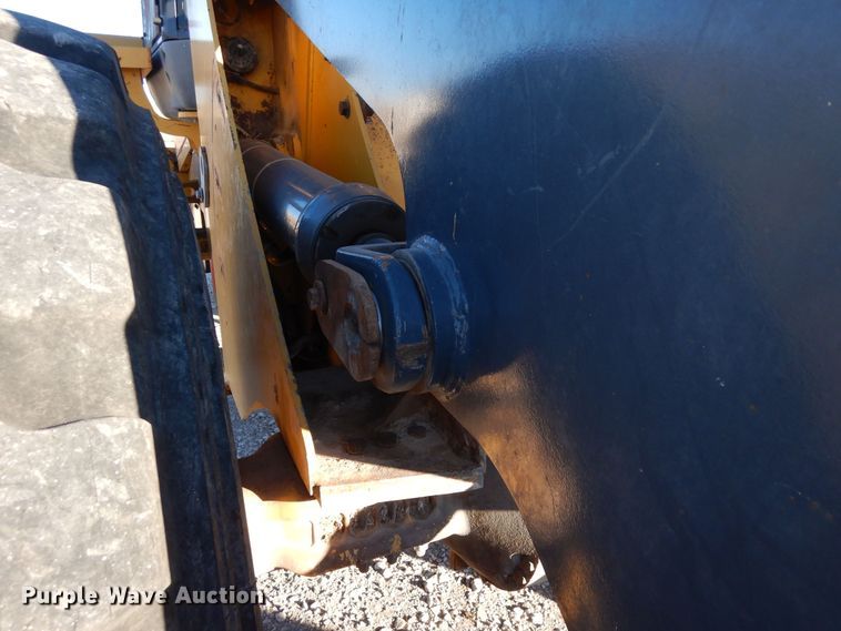 image for item DF8216 2005 John Deere 644J  wheel loader