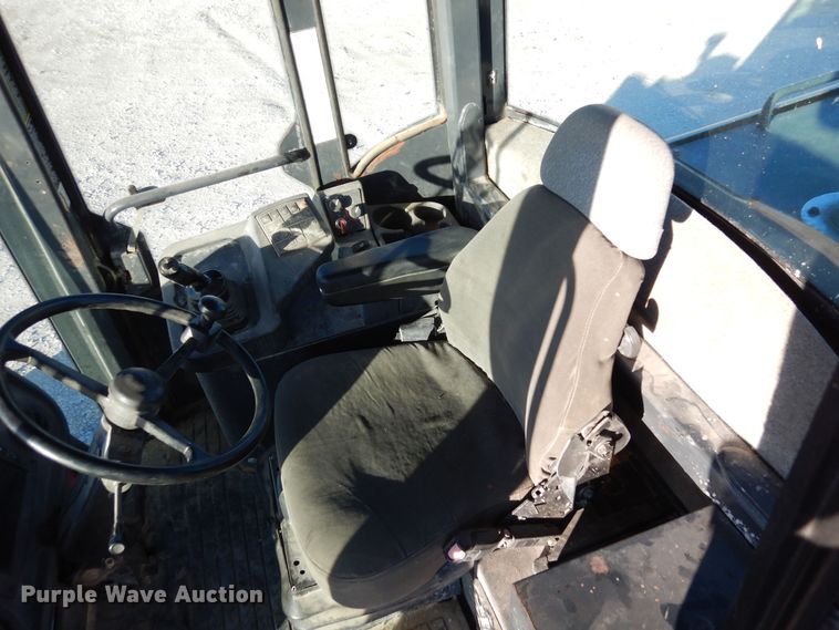 image for item DF8216 2005 John Deere 644J  wheel loader