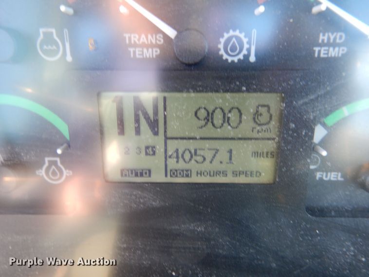 image for item DF8216 2005 John Deere 644J  wheel loader