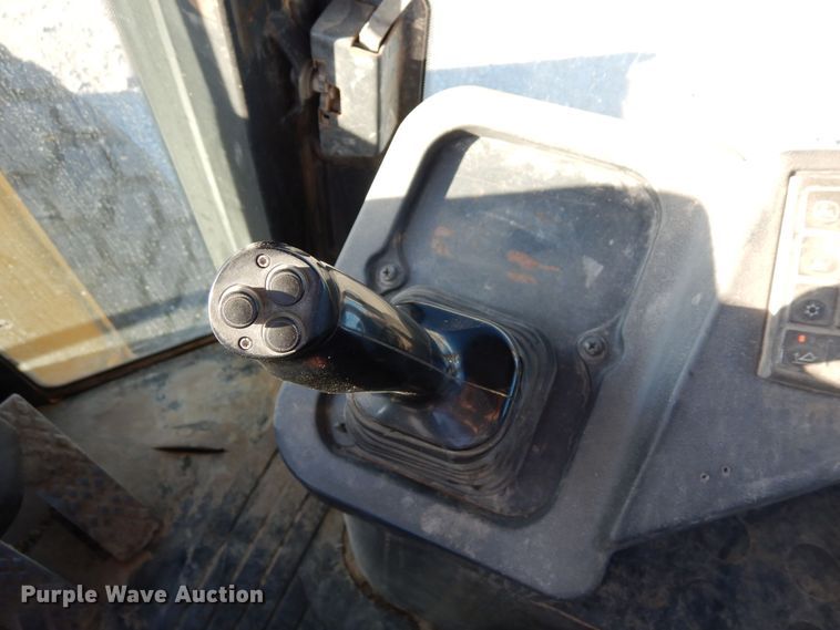 image for item DF8216 2005 John Deere 644J  wheel loader