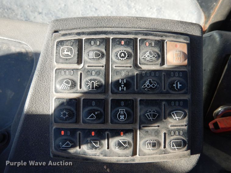 image for item DF8216 2005 John Deere 644J  wheel loader