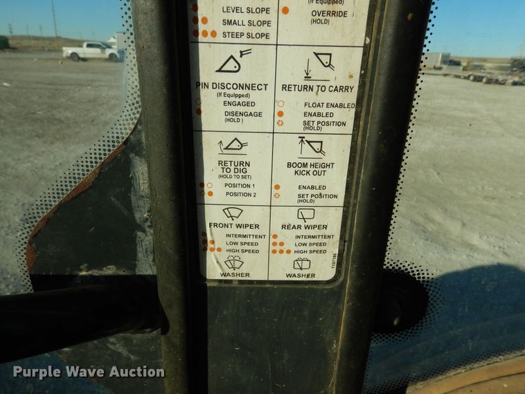 image for item DF8216 2005 John Deere 644J  wheel loader