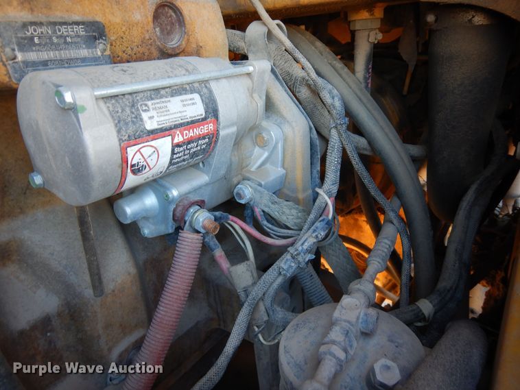 image for item DF8216 2005 John Deere 644J  wheel loader