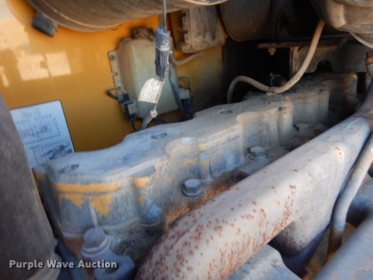 image for item DF8216 2005 John Deere 644J  wheel loader