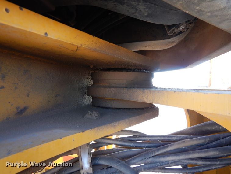 image for item DF8216 2005 John Deere 644J  wheel loader