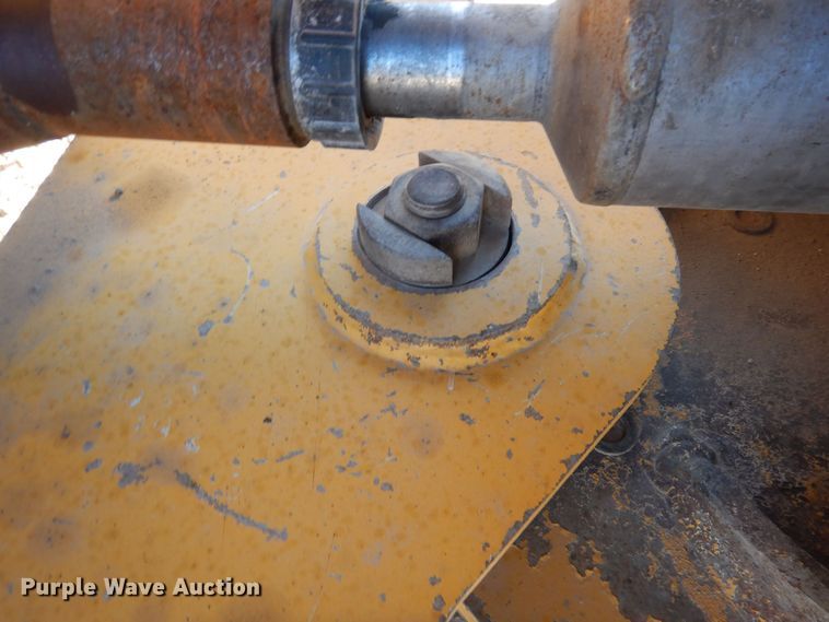 image for item DF8216 2005 John Deere 644J  wheel loader