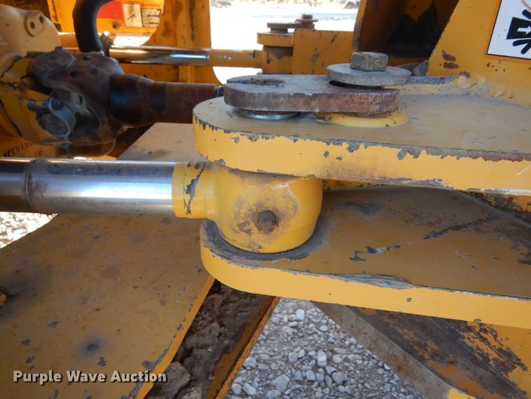 image for item DF8216 2005 John Deere 644J  wheel loader