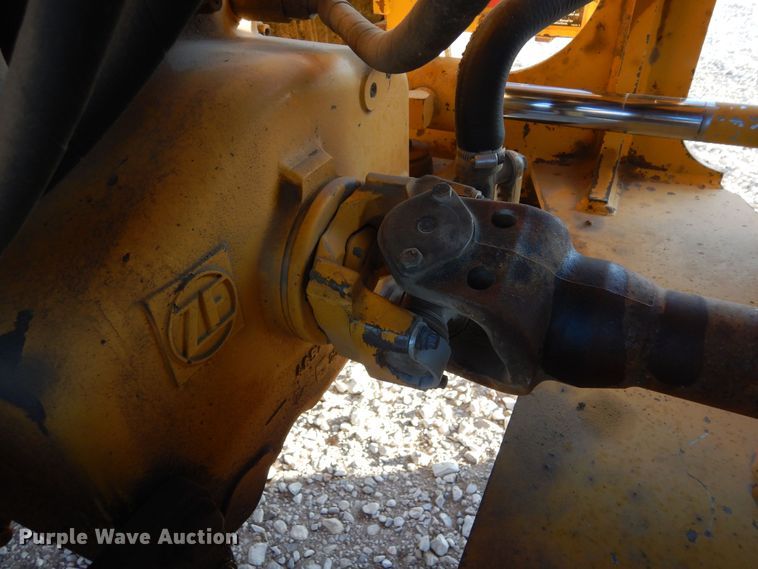 image for item DF8216 2005 John Deere 644J  wheel loader