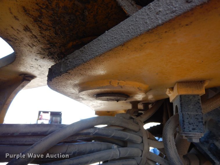 image for item DF8216 2005 John Deere 644J  wheel loader