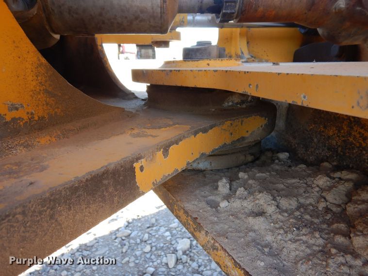 image for item DF8216 2005 John Deere 644J  wheel loader