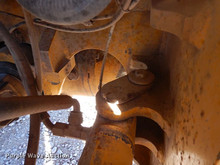 image for item DF8216 2005 John Deere 644J  wheel loader