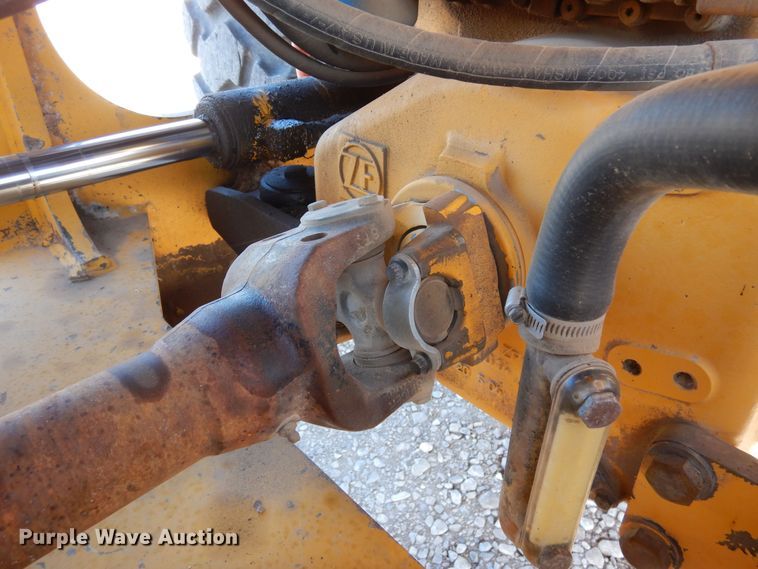 image for item DF8216 2005 John Deere 644J  wheel loader